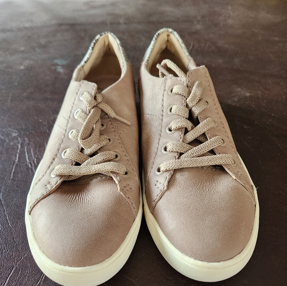 Naturalizer Women's Morrison Sneaker - Picture 2 of 8